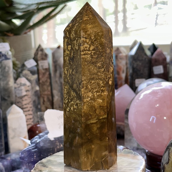 🎄SALE🎄Wood Fossil Crystal Tower! - Picture 4 of 6